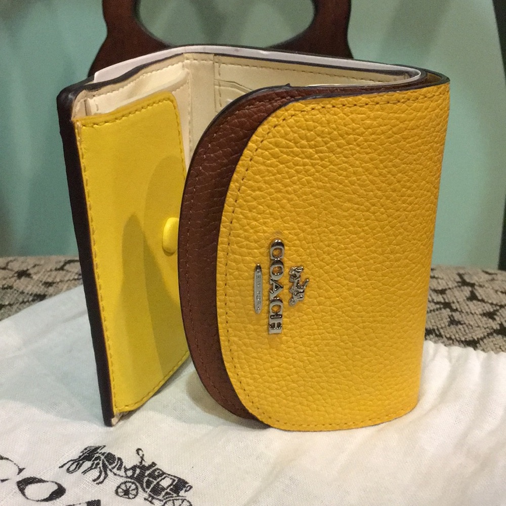 NWT Coach leather women’s wallet - Picture 4 of 6
